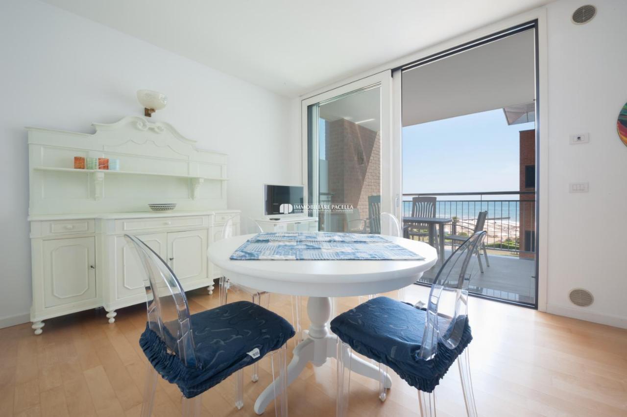 Residence Frontemar Immobiliare Pacella Τζεσόλο Λίντο Εξωτερικό φωτογραφία